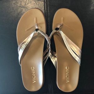 Vionic Catalina thong sandal-size 9